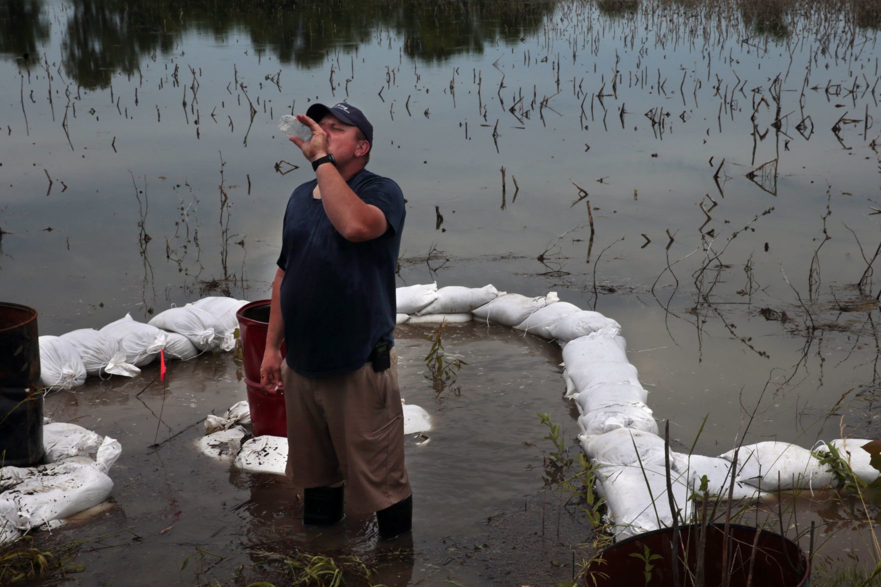 Prairie du Rocher firefighters, residents work to save levee